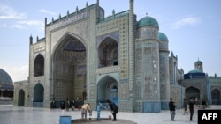 The Hazrat-e Ali shrine, or Blue Mosque, in Mazar-e Sharif was reportedly damaged in the November 3 quake. (file photo)