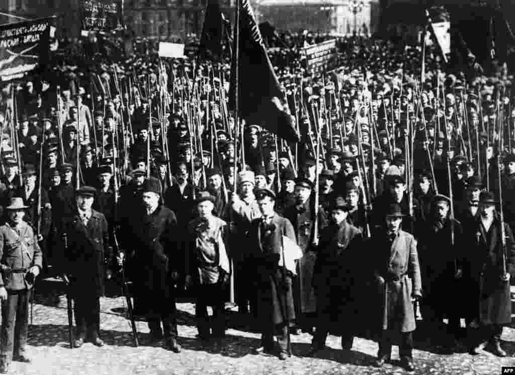 A demonstration in Moscow in the period before the Bolshevik Revolution of 1917