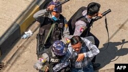 میانمار کې د امنیتي ځواکونو له لوري د اعتراض کوونکو نیول