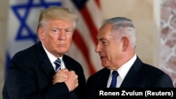 Presidenti amerikan, Donald Trump me kryeministrin izraelit, Benjamin Netanyahu. Fotografi nga arkivi.