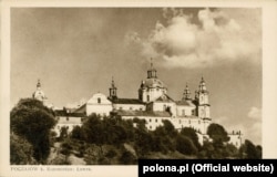 Поштова листівка до 1939 року із виглядом на Почаївську лавру