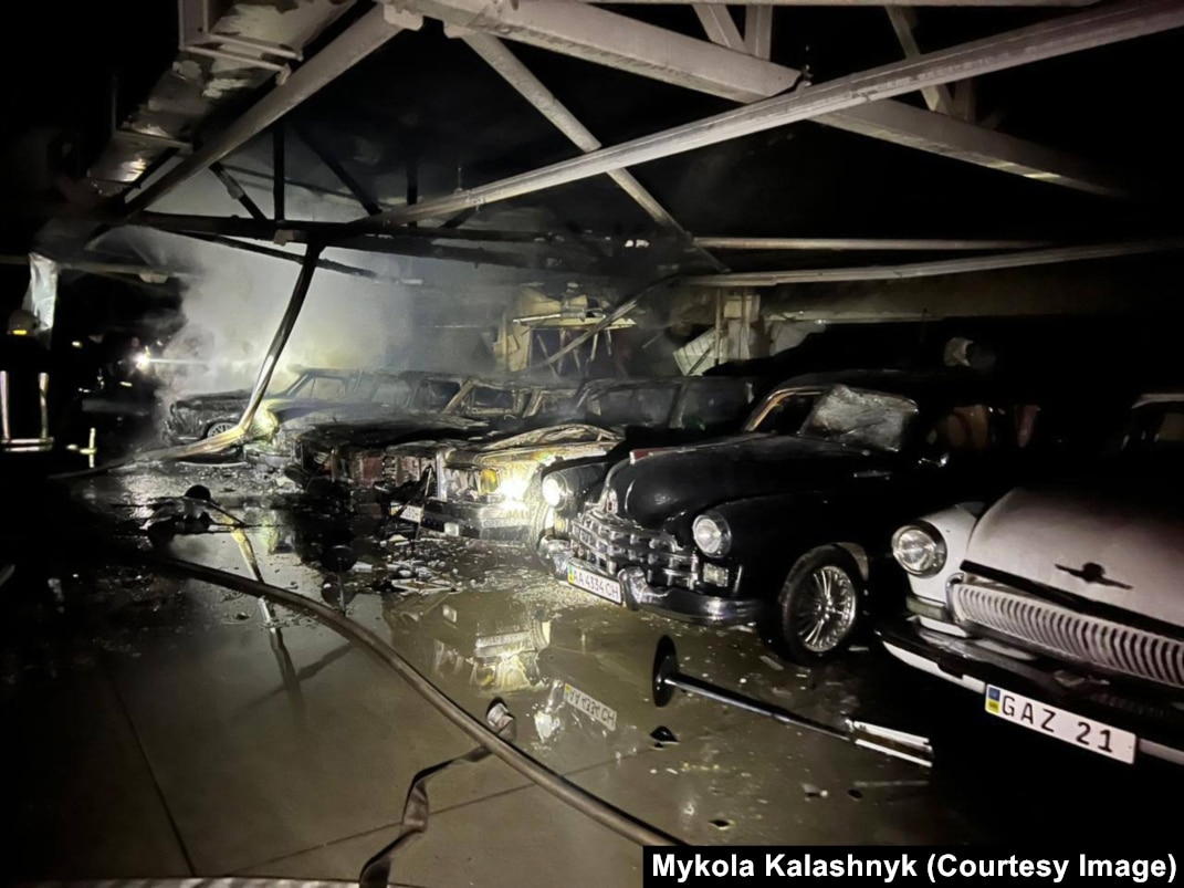 【希少】Russia Ukraina antique vintage Vintage Cars Of Ousted Ukraine President Yanukovych Destroyed In