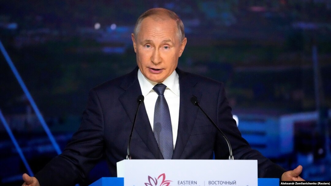 Владимир Путин выступает на Восточном экономическом форуме во Владивостоке. 3 сентября 2021 г. 