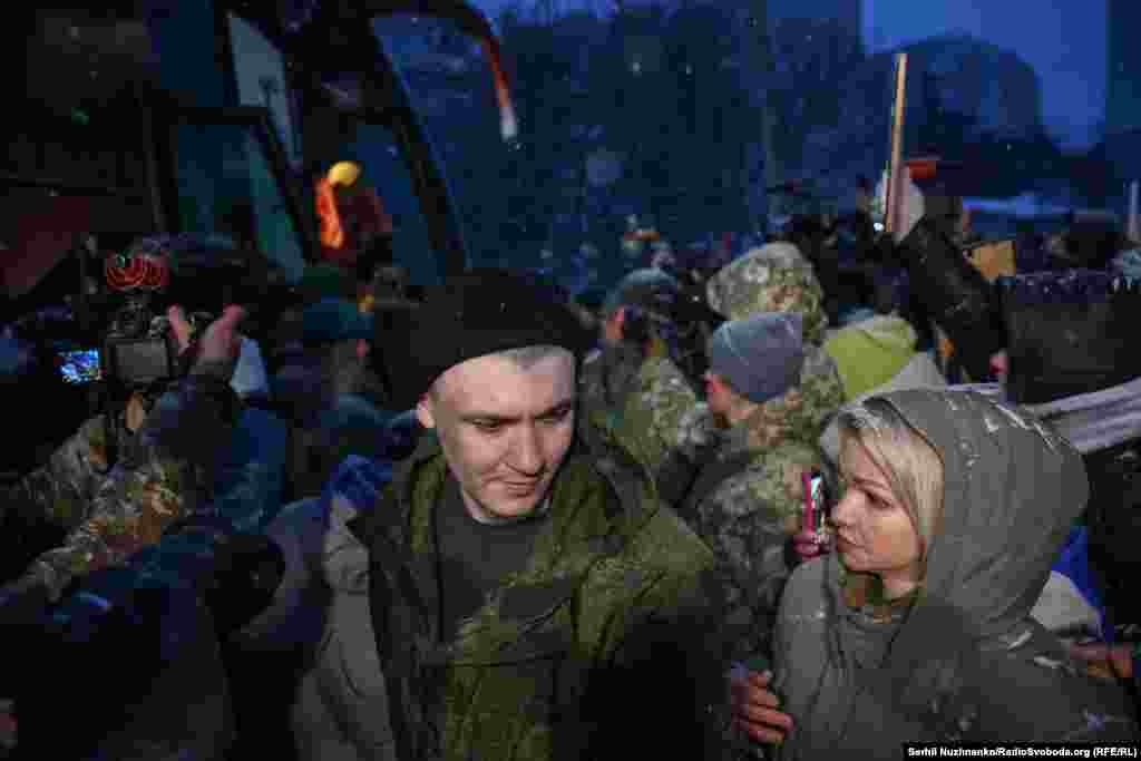 Це – перший у 2026 році обмін полоненими.Більшість звільнених сьогодні військових потрапила в полон під час оборони Маріуполя, повідомив Координаційний штаб