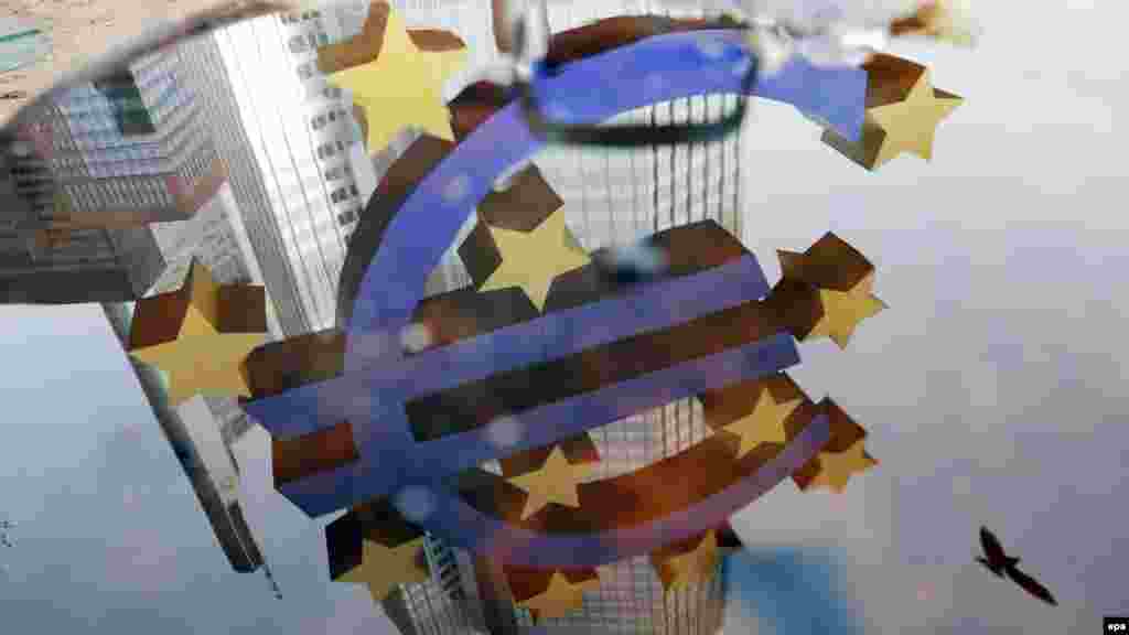 Njemačka - Europska Centralna Banka, Frankfurt, 08.12.2011. Foto: EPA