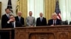 Aleksandar Vuçiq, presidenti i Serbisë, dhe Donald Trump, presidenti i SHBA-së, gjatë nënshkrimit të Marrëveshjes së Uashingtonit më 4 shtator 2020, në Shtëpinë e Bardhë.