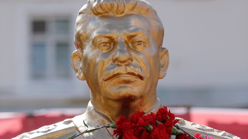 Не по-братски. Как соседи отнеслись к памятнику Сталину в Дагестане?