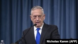 Американскиот секретар за одбрана Џејмс Матис 