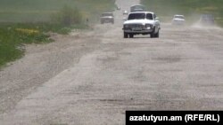 Անբարեկարգ ճանապարհ, արխիվ