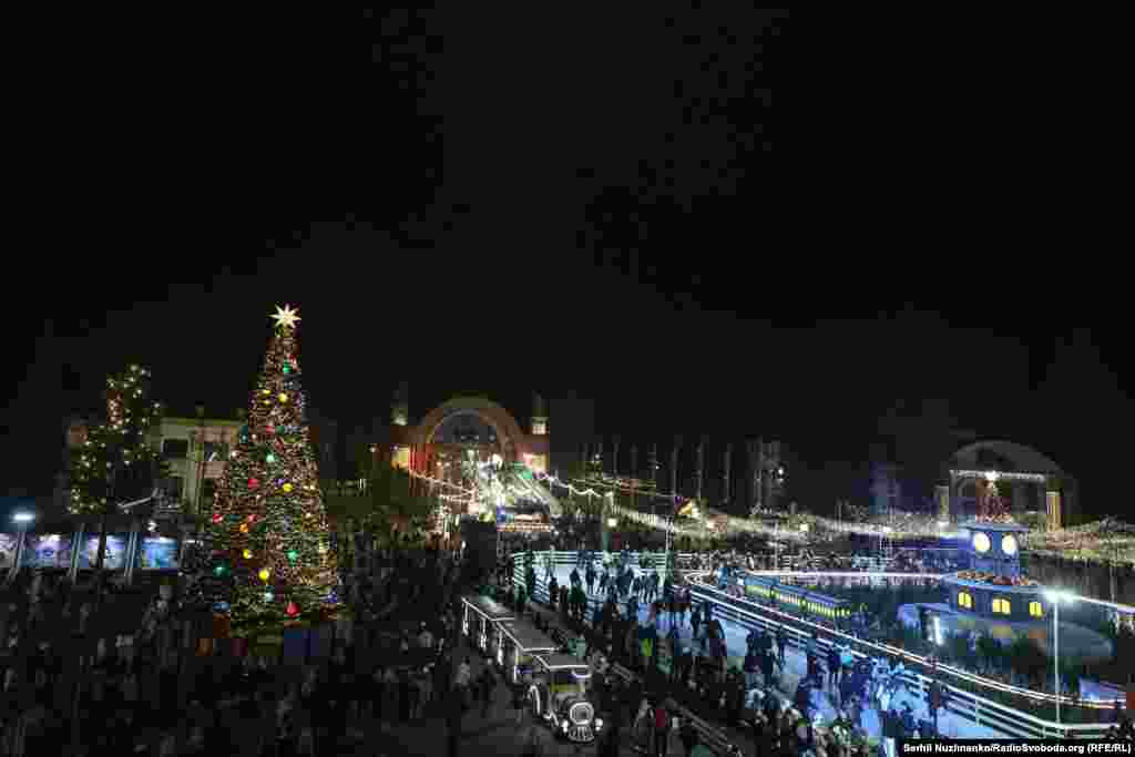 Одна з основних різдвяних локацій у Києві – «Зимова країна» на ВДНГ