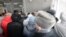 В Казани к офису "Росгосстрах Банка" выстроились очереди