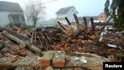 Dvadeset godina nakon 'Oluje' ozbiljan potres koji je pogodio Sisačko-moslavačku županiju pokazao je da se u obnovi nakon rata nije baš sve radilo po propisu (na fotografiji posljedice potresa)