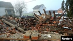 Dvadeset godina nakon 'Oluje' ozbiljan potres koji je pogodio Sisačko-moslavačku županiju pokazao je da se u obnovi nakon rata nije baš sve radilo po propisu (na fotografiji posljedice potresa)