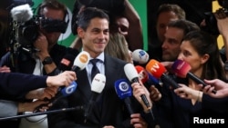 Partidul centrist D66, al lui Rob Jetten, câștigă la limită alegerile parlamentare din Olanda.