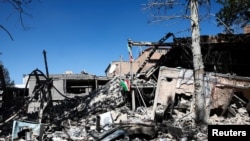 За даними ЗМІ, у ніч з 6 на 7 квітня численні міста, зокрема Тегеран, Ісфахан та Ахваз, зазнали масштабних ударів