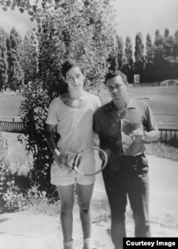 Михаил Осетинский с тренером по теннису