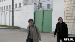 Мелкие правонарушители не должны сидеть в тюрьме и набираться криминального опыта, уверен Юрий Калинин