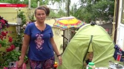 Палатка для болельщика. Где в Сочи живут футбольные фанаты (видео)