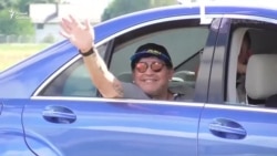 Дыега Марадона прыляцеў у Берасьце. ВІДЭА