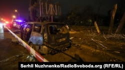 Вночі на 27 жовтня російські балістичні ракети вдарили по території кампусу одного зі столичних університетів: одна людина загинула, 15 отримали поранення