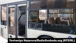 Міський автобус пошкоджений ударом російського FPV-дрона у Запоріжжі, 29 жовтня 2026 року