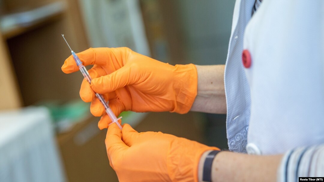 „Putem de acum să o spunem, este clar că există o legătură cu vaccinul”, a spus un reprezentant EMA, despre vaccinul AstraZeneca si cazurile de tromboze