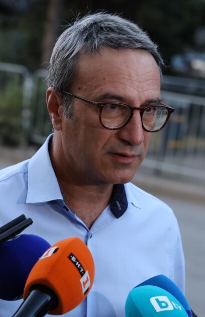 На три места около историческата сграда на парламента в София