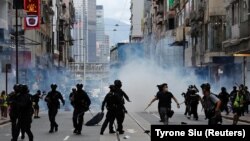 Pamje nga protestat në Hong Kong, në korrik të vitit të kaluar.