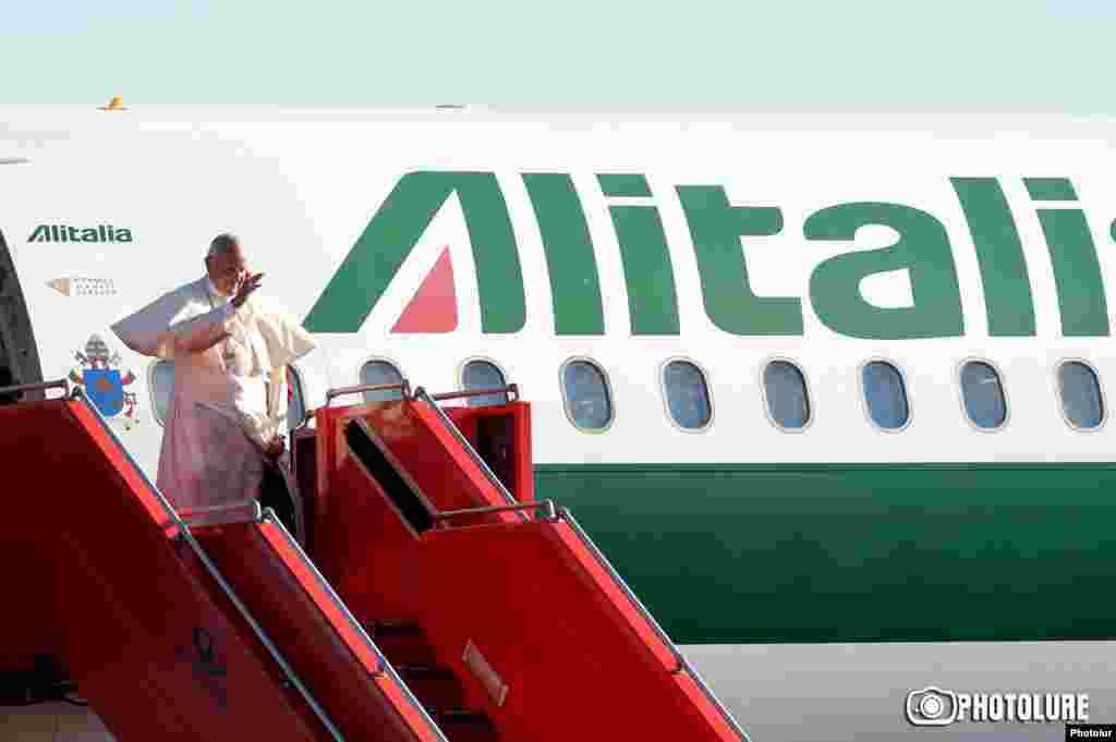 Armenia - Farewell ceremony for Pope Francis takes place at 'Zvartnots' international airport of Yerevan, Armenia 26 June 2016