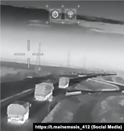 Російська військова техніка на трасі Р-280 під прицілом безпілотника 414-ї бригади «Nemesis» СБС ЗСУ, травень 2026 року