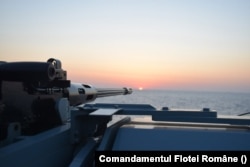 Contactul cu Naval Group nu prevedea și dotarea vaselor cu armament. Pentru armament, Ministerul Apărării a avut în vedere un alt contract, cu o altă companie.