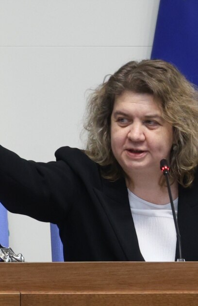 Наталия Киселова подаде оставка като председател на парламента Тя съобщи