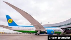 Самолет Boeing 787-8 Dreamliner «Узбекских авиалиний».