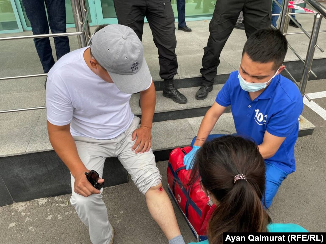 Әйелдер қынапшаларды жалаған кезде қалай спермы