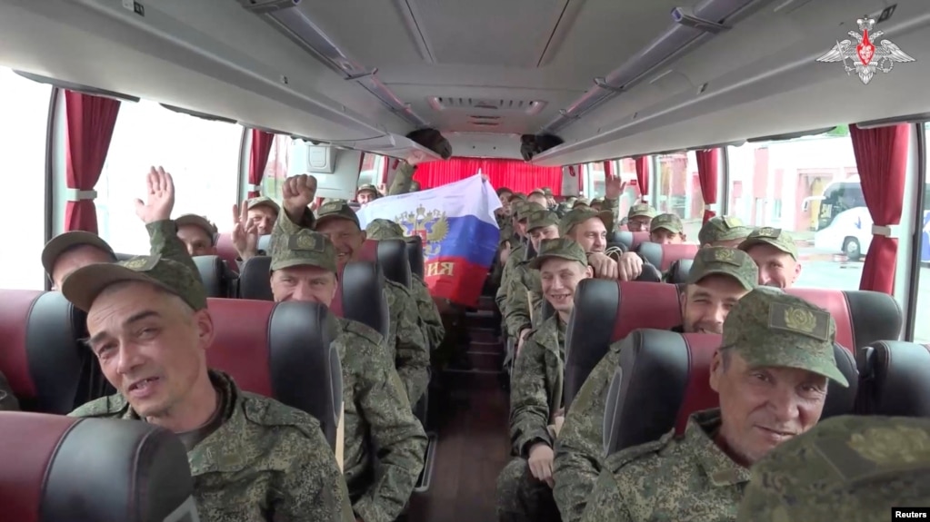 Российские военные, возвращающиеся домой