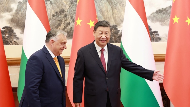Орбан прибыл в Пекин после визитов в Киев и Москву и встретился с Си