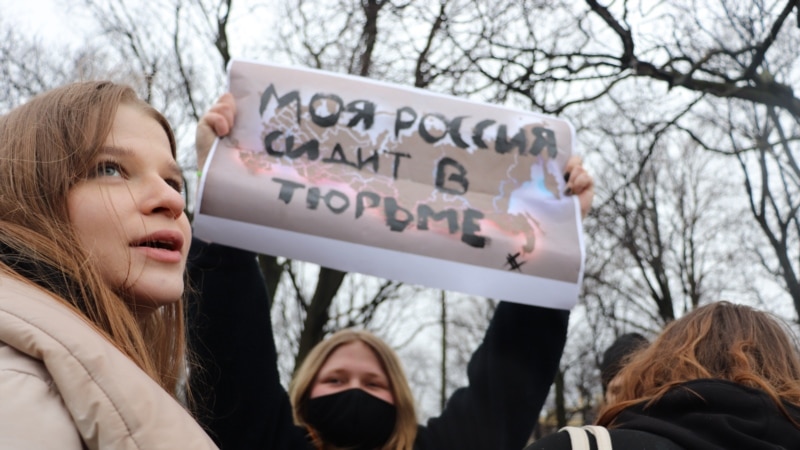 Суды Петербурга рассмотрели почти 200 дел из-за участия в митинге в поддержку Навального 
