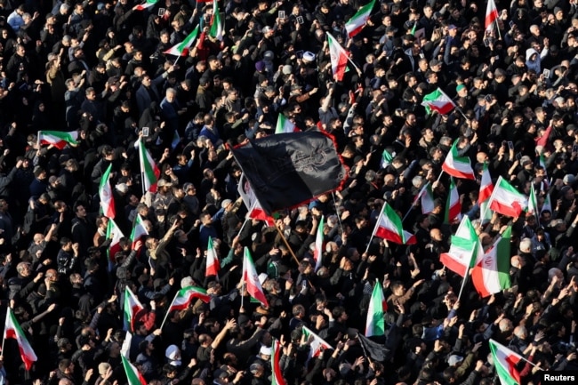 Правительственный митинг в Тегеране после новостей о смерти Хаменеи, 1 марта