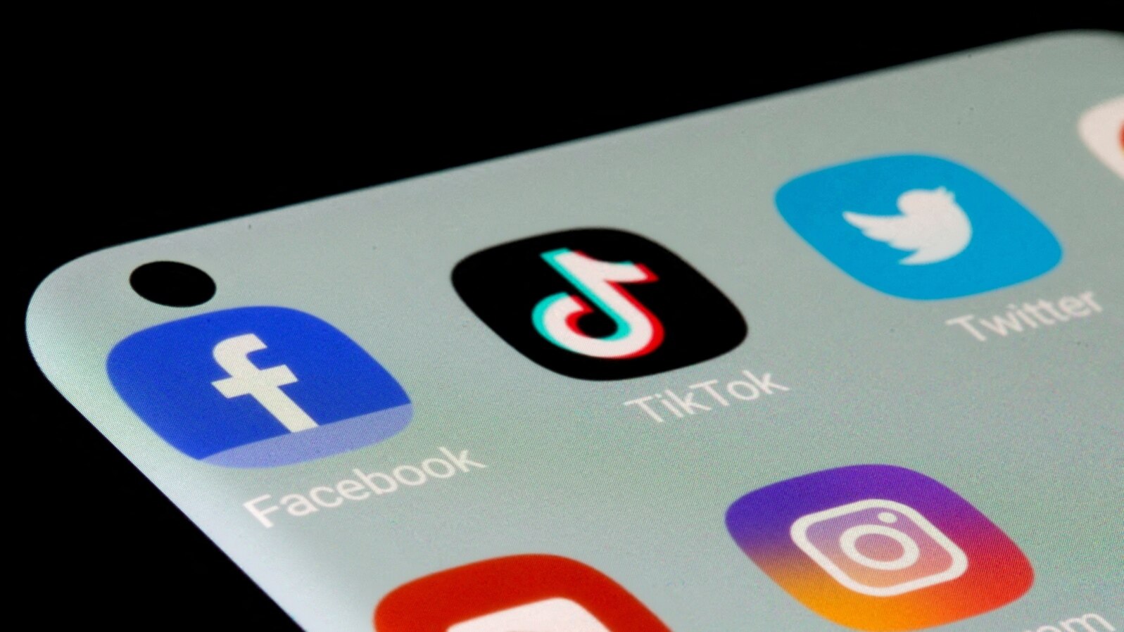 Rusia a blocat principalele platforme de socializare, cum ar fi Facebook și Twitter.