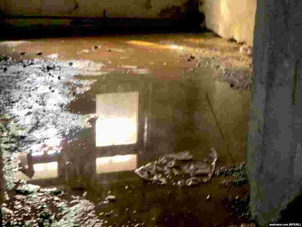 Ýerzeminiň suw basan otaglary