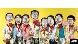 تابلوی «ماسک های زنجيره ای ۱۹۹۶ شماره ۶»، اثر «زنگ فانزهی». (عکس:AFP)