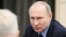 Владимир Путин и Александр Бастрыкин на совещании (архив)