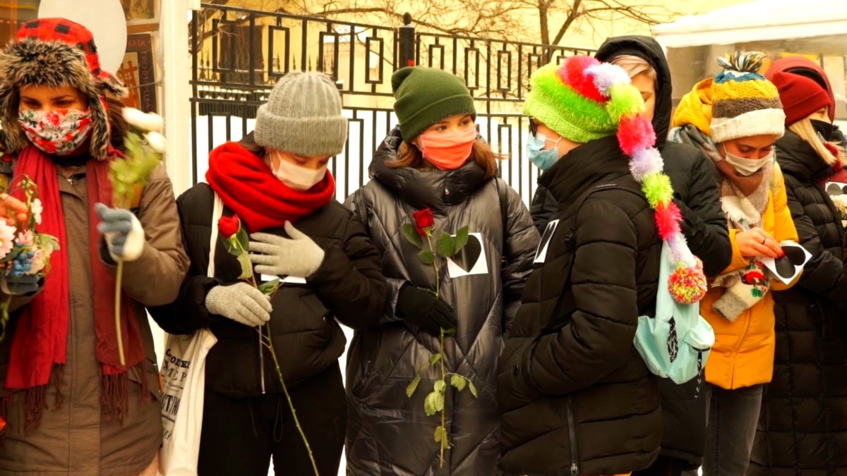 Moscow Women Protest For Release Of Detainees
