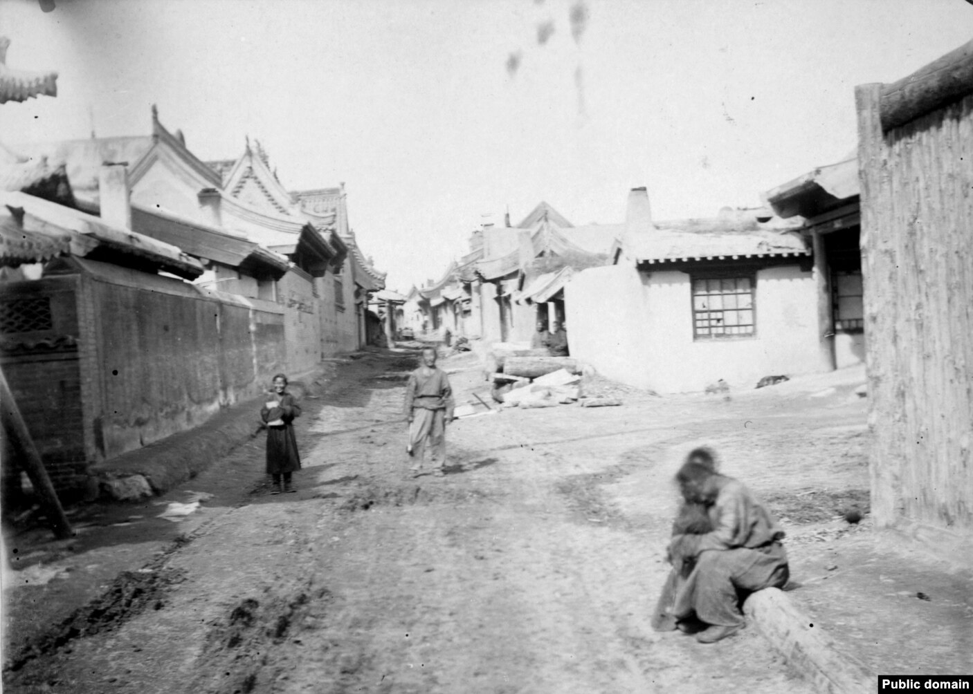 Një rrugë në Altanbulag, një qytet tregtar mongol në kufi me Rusinë, në fund të viteve 1800.