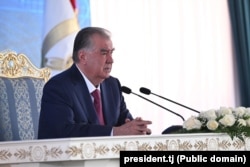 Тәжікстан басшысы Эмомали Рахмон елді 30 жылдан астам уақыт бойы басқарып келеді.