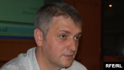 Petru Macovei, API