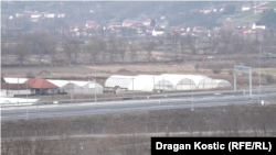 Plastenici naspram autoputa u Prilipcu, poznatom po poljoprivrednoj proizvodnji, 11. februar 2026.