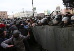 Протестующие и Росгвардия, Санкт-Петербург, 31 января
