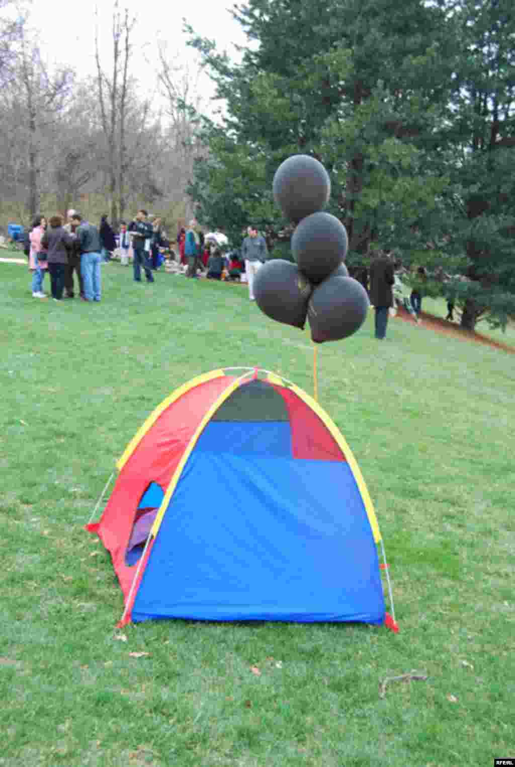 U.S. -- 13 Bedar in Black Hill, is the Persian Festival of springs. It is a full day of mass Outdoors Picnic, which occurs on the 13th day of Norouz, 01Apr2007