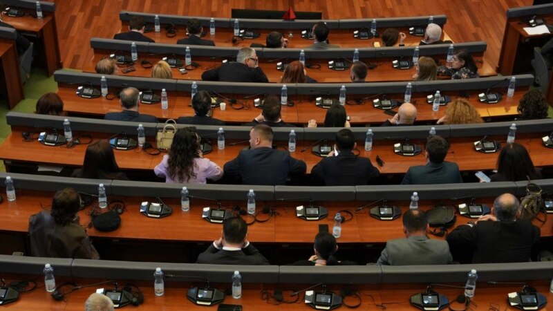 53. poskus konstituiranja kosovskega parlamenta: Zadnja priložnost pred neznanim obdobjem